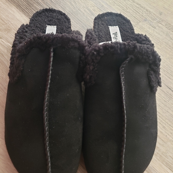 Very G Clogs - Picture 1 of 4